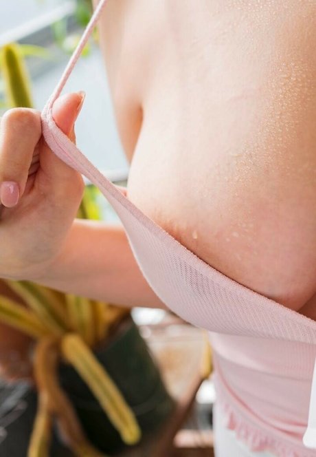 Koibuchi Momona desnudos de estrellas foto