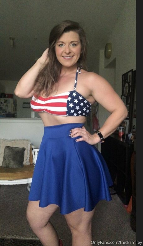 thicksmiley modelo hermosa galerías