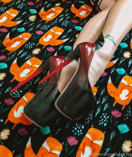 latex fox actrice hd images