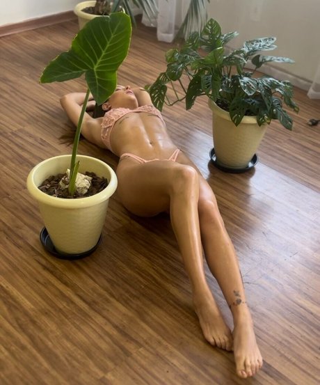 Mandinha modèle pornographique photos