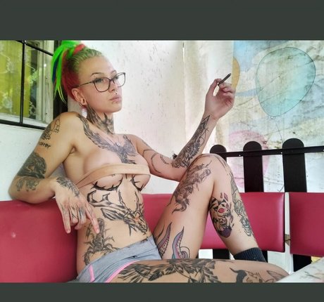 mimo4211 adult model image