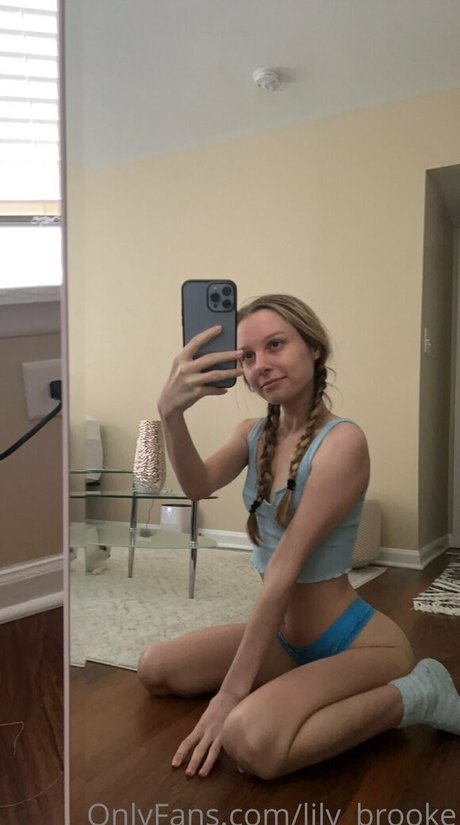Lily Brooke modèle chaud galeries