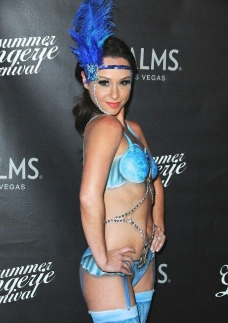 Danielle Harris star érotique collection