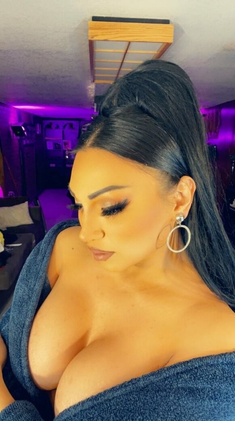 Jessy Dubai top star galerie