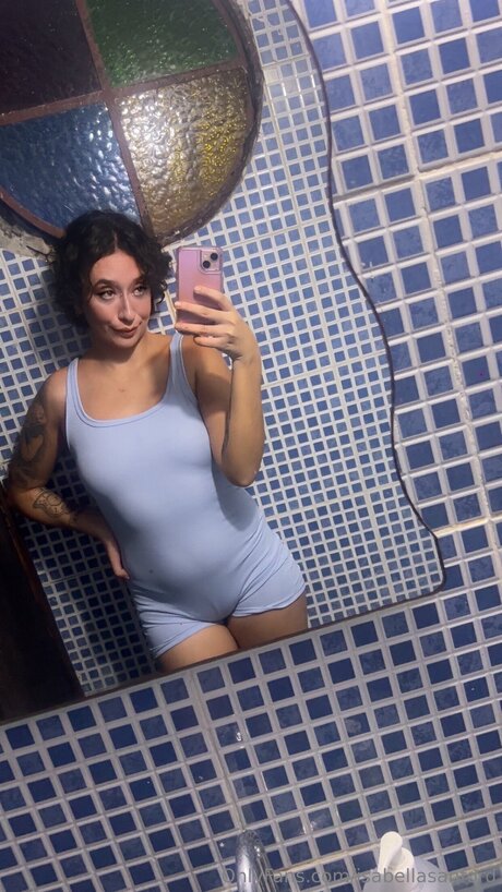 isabellasanford modèle magnifique des photos