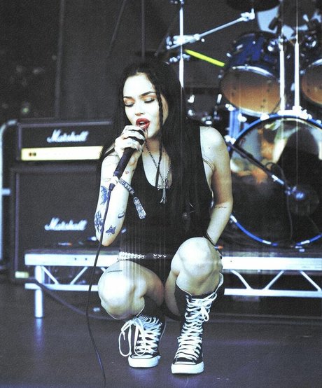 Maggie Lindemann perfect actress archive