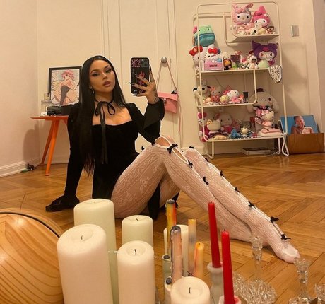 Maggie Lindemann hermosa actriz recopilación