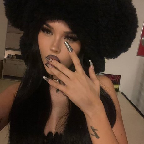 Maggie Lindemann desnudos de estrellas recopilación