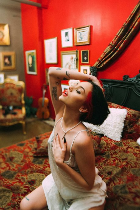 Maggie Lindemann estrella pornografica galería