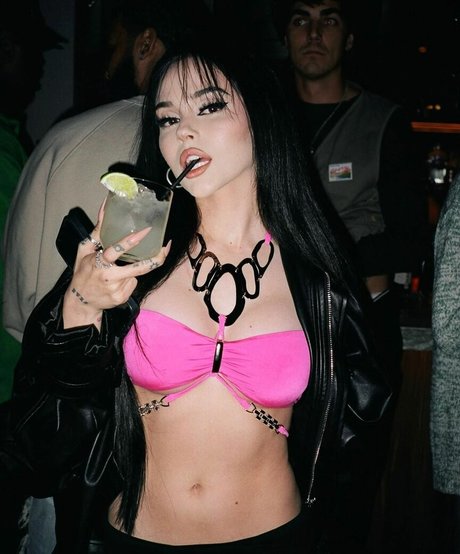 Maggie Lindemann top model pic