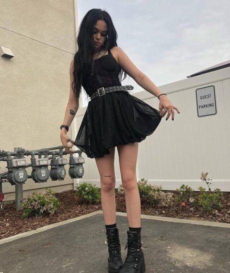 Maggie Lindemann nudes actress galleries