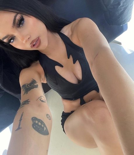 Maggie Lindemann nude star images