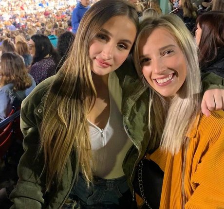 Courtney Craib desnudos de modelos recopilación