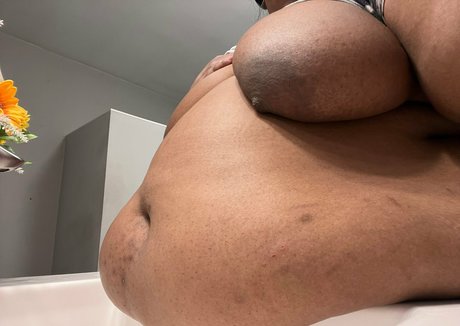 princesse enceinte onlyfans chaud nu photo