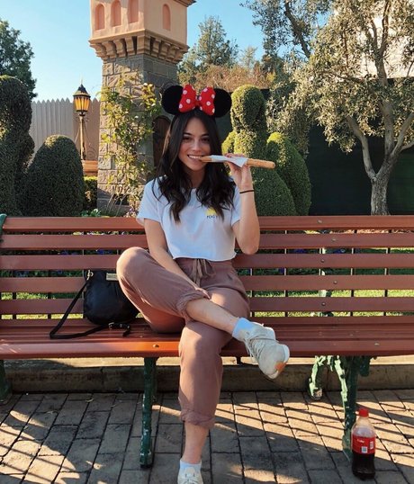 Brigit Sinaga estrella exclusiva imagen