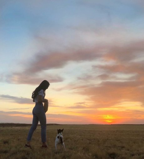 Brigit Sinaga modelo desnudo galería