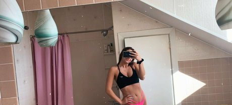 Emmie Garver modèle pornographique image