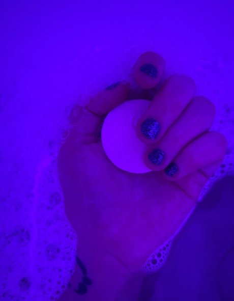 hunnybeesarecool star nudes archive