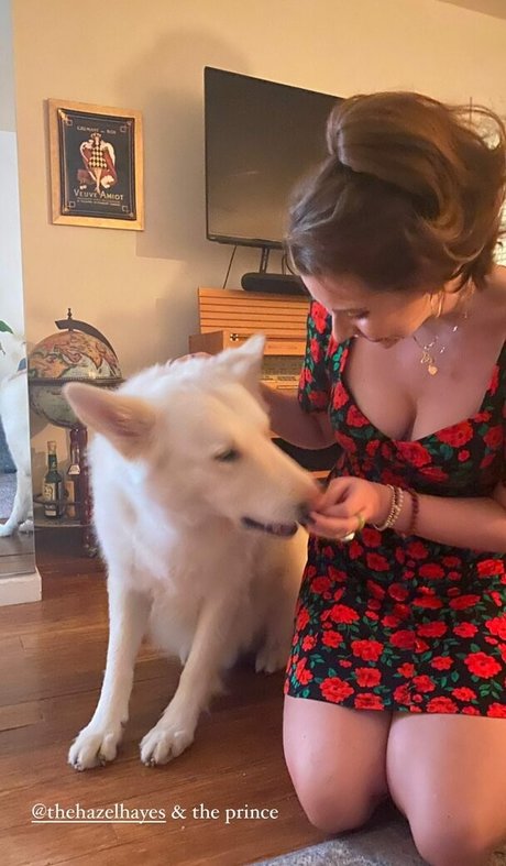 Hazel Hayes actriz desnuda archivo