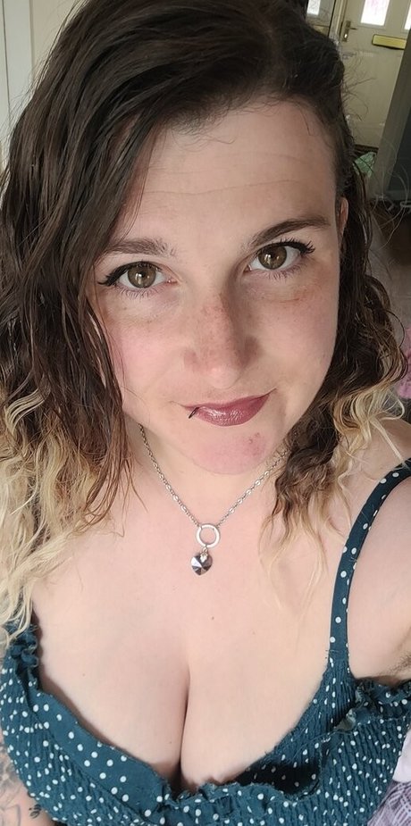 pregnantmamamsalicefury hermosa modelo foto