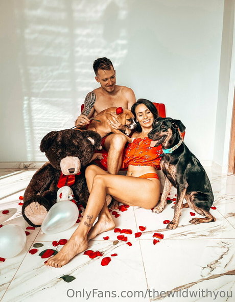 thewildwithyou modèle pornographique collection