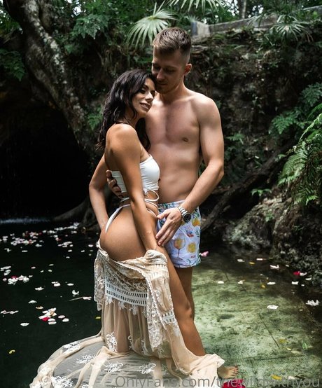 thewildwithyou buena estrella porno imagen