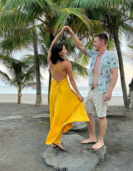 thewildwithyou actrice érotique collection