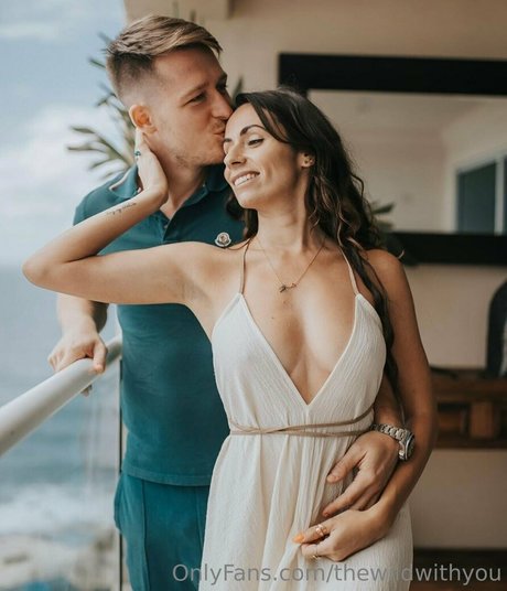 thewildwithyou modelo erótico imagen