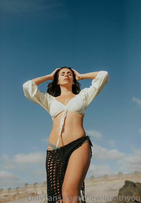 thewildwithyou actrice sexy des photos