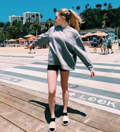 Elena Kulichenko estrella superior galerías