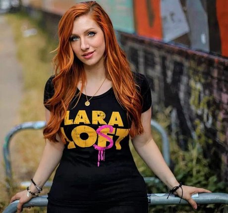 Lara Loft libre de estrellas galería