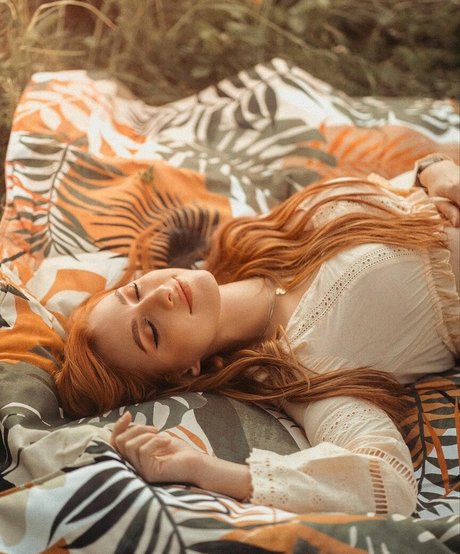 Lara Loft modèle sympa image