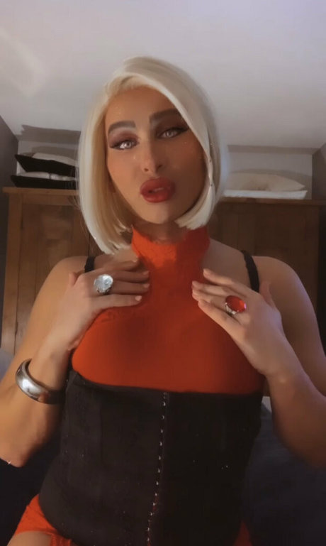 missjizzelle modelo xxx galerías