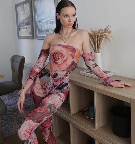 Liora Lapointe pornstar top photos