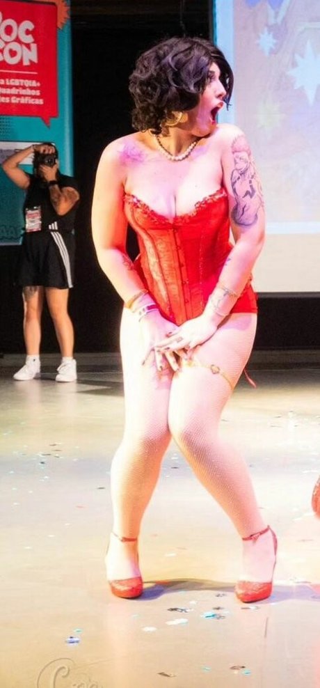 michiisdiary modelo caliente galerías