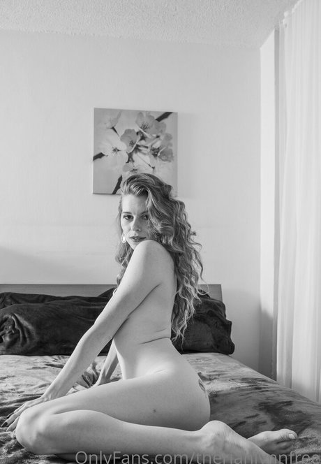 theriahlynnfree modelo de arte galerías