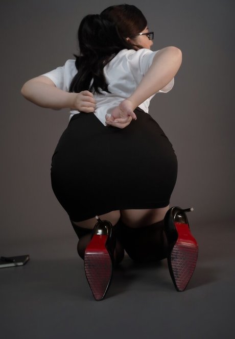 nightmare 36e modelo hermosa archivo