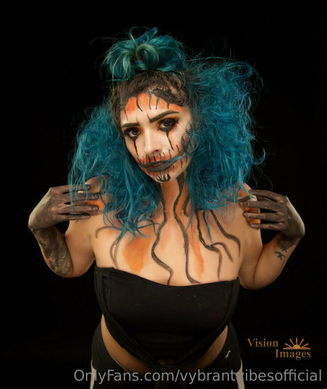 vybrantvibesofficial art model photo