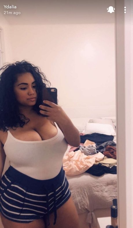 mynamesydalia estrella porno atractiva galería