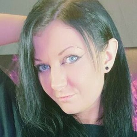 lailabanx modelo desnudos galerías