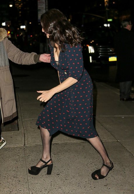 Rachel Weisz modèle érotique galeries