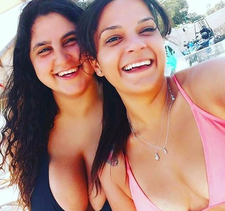 Coral Hagag modèle pornographique archive