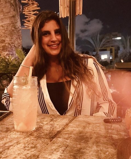 Coral Hagag étoile parfaite galeries