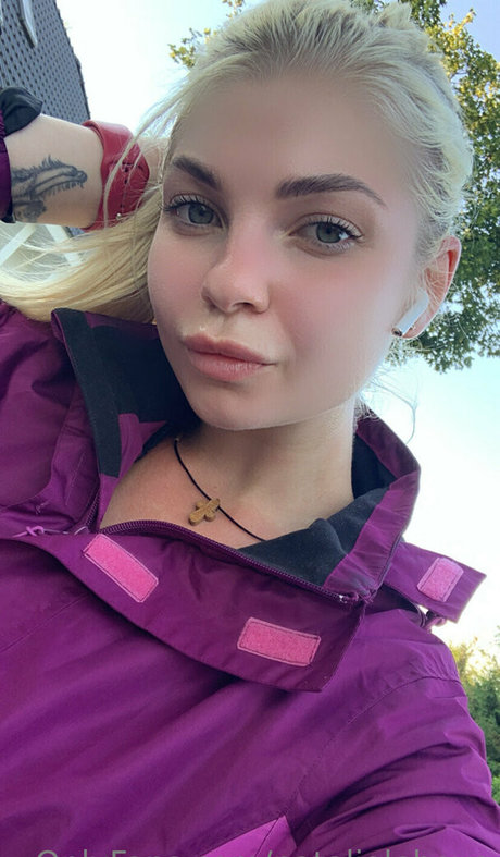 natalialebova estrella desnuda galería