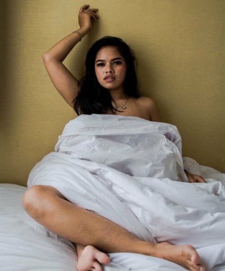 curvymoanaaa modèle érotique collection