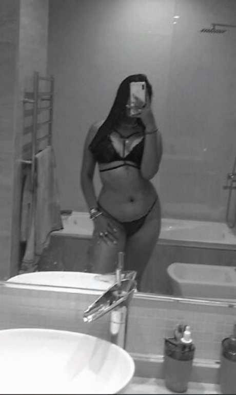 luz fronzak hot actress picture