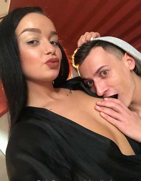 charliedeanporn estrella perfecta imagen