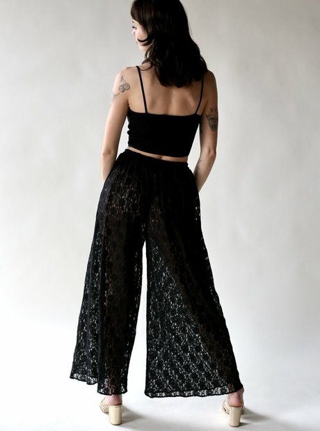 Aynsleigh Escher model hd photo