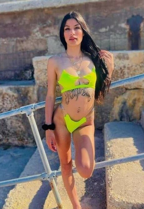 Maltese Girls modèle pornographique image