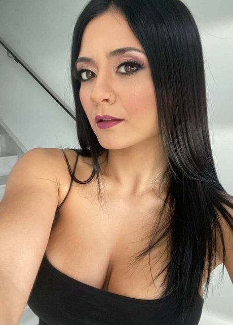 Maltese Girls modèle pornographique collection